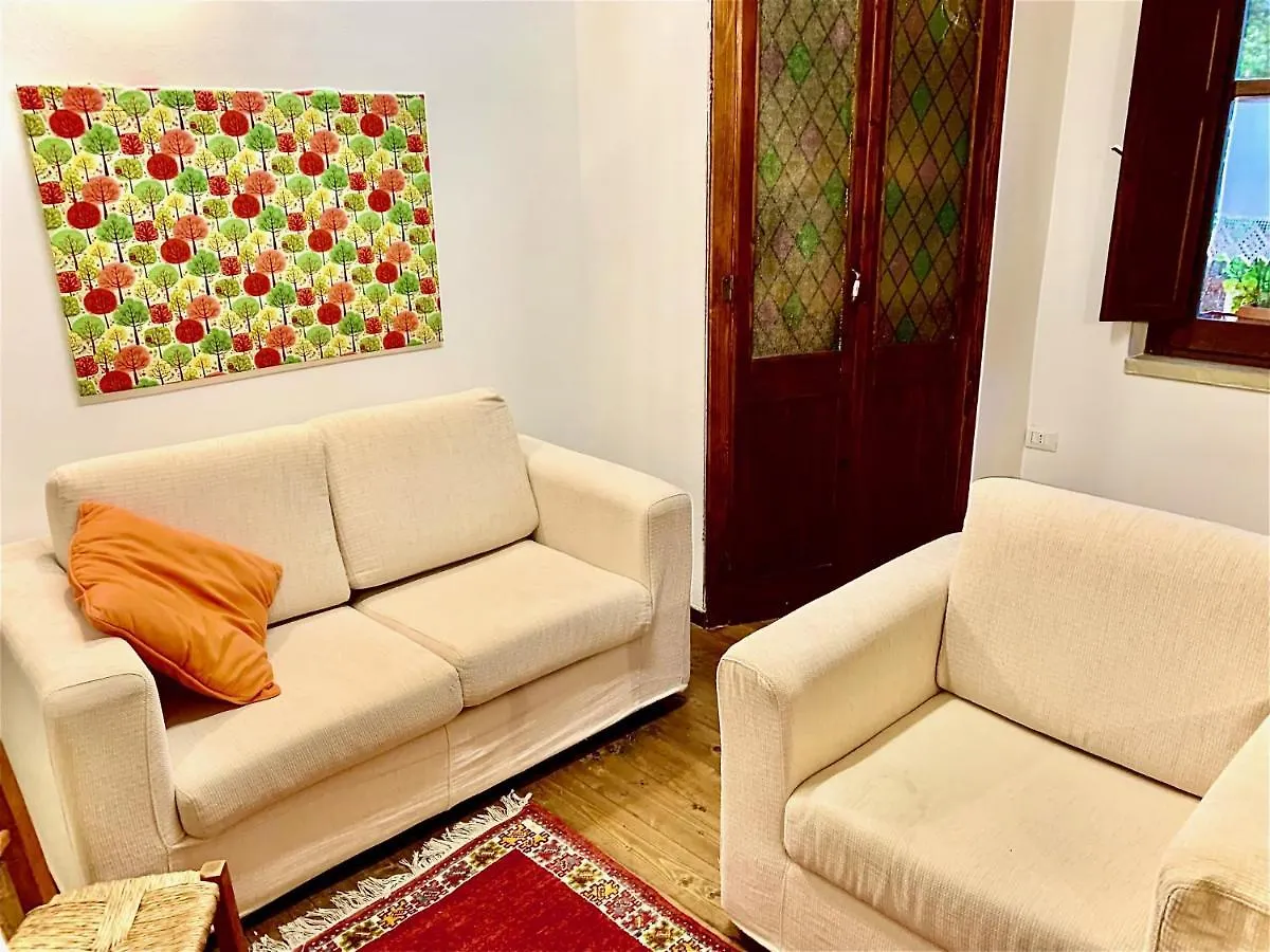 -- La Maisonette -- Casa Vacanze -- Nel Centro Storico A 30 Mt Dal Parco Aymerich, Museo Menhir, Casa Di Sant'Ignazio - Holiday Home With Kitchen Làconi 0*,  Italia