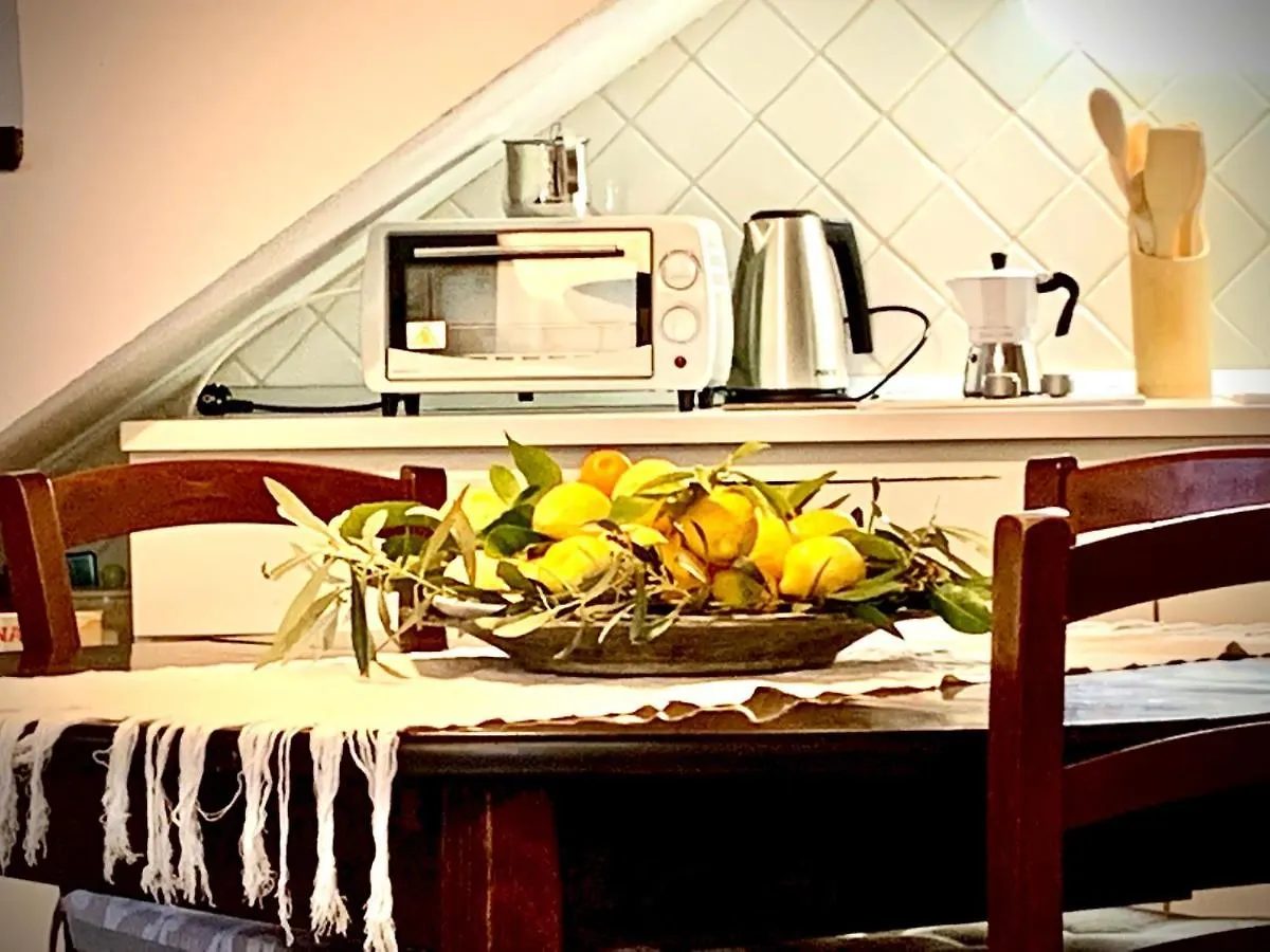 -- La Maisonette -- Casa Vacanze -- Nel Centro Storico A 30 Mt Dal Parco Aymerich, Museo Menhir, Casa Di Sant'Ignazio - Holiday Home With Kitchen Làconi Italia