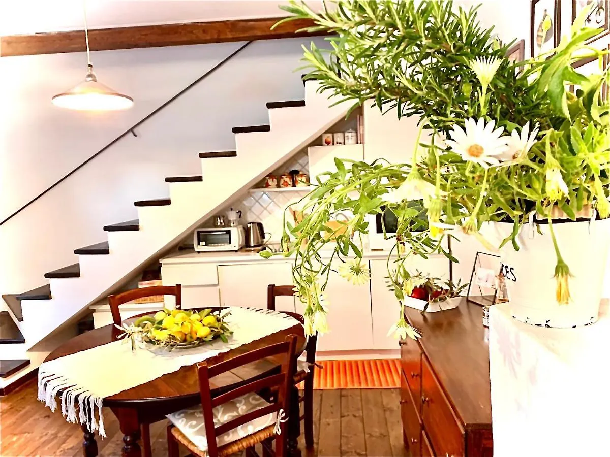 -- La Maisonette -- Casa Vacanze -- Nel Centro Storico A 30 Mt Dal Parco Aymerich, Museo Menhir, Casa Di Sant'Ignazio - Holiday Home With Kitchen Làconi