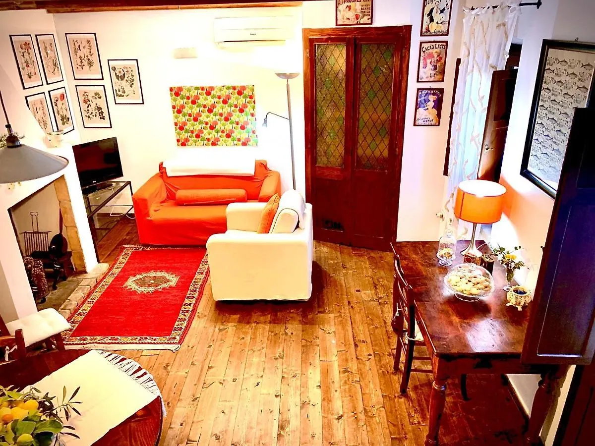 -- La Maisonette -- Casa Vacanze -- Nel Centro Storico A 30 Mt Dal Parco Aymerich, Museo Menhir, Casa Di Sant'Ignazio - Holiday Home With Kitchen Làconi